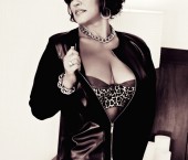 Detroit Escort Melanie38DD Adult Entertainer in United States, Female Adult Service Provider, Escort and Companion.