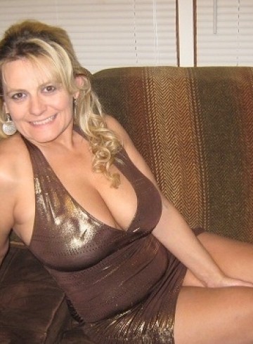 St. Charles Escort DallasStorm Adult Entertainer in United States, Female Adult Service Provider, Escort and Companion.