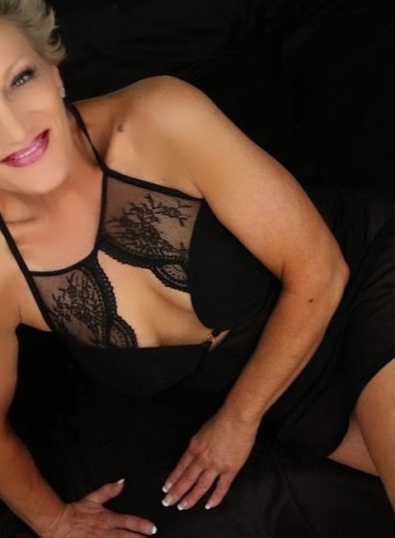 Las Vegas Escort RoxanneLaneLV Adult Entertainer in United States, Female Adult Service Provider, Norwegian Escort and Companion.